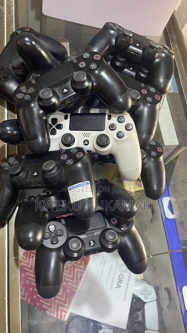 Playstation 3 Used Controllers for Sale · Photo 2
