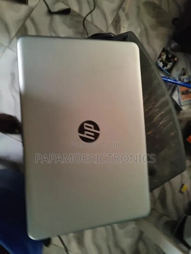 Laptop HP 8GB SSD 128GB · Photo 1