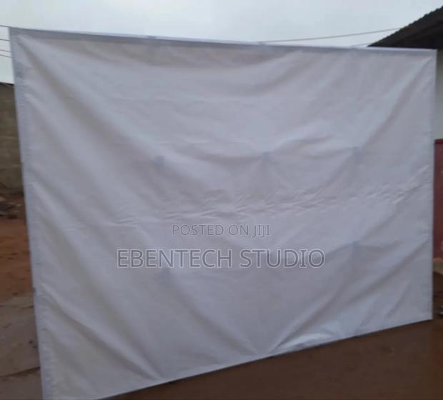 Large Projector Screen With White Background for Rent · Photo 2