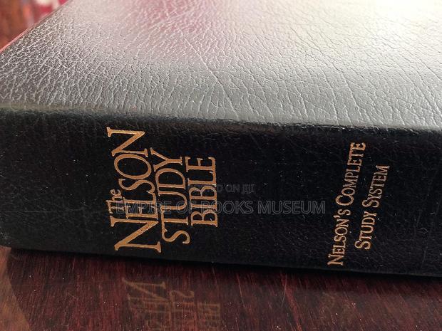 The Nelson Study Bible NKJV (Genuine Leather) · Photo 1