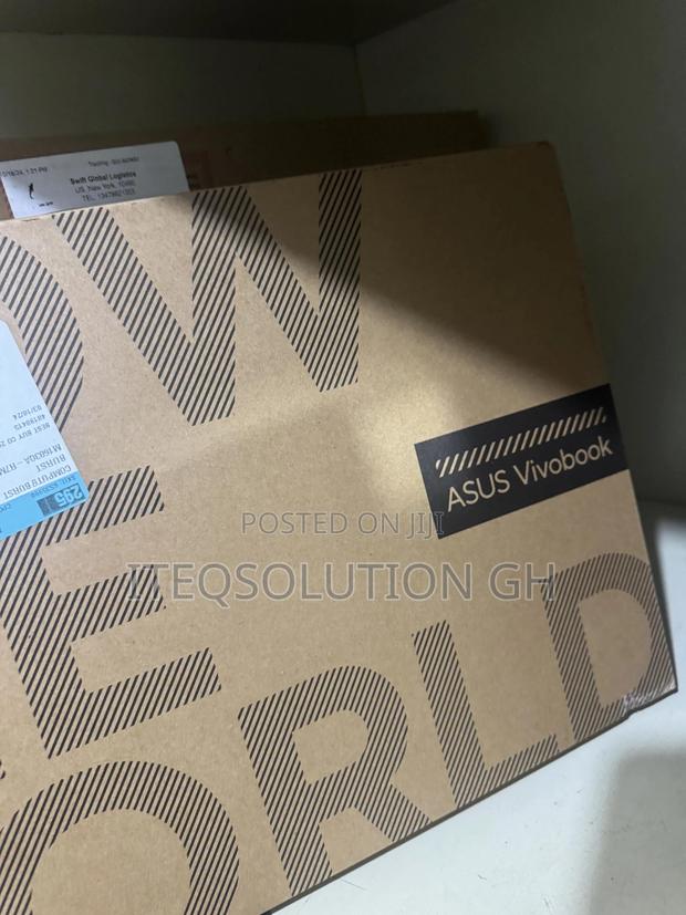 New Laptop Asus Vivobook 16 12GB AMD Ryzen 7 SSD 512GB · Photo 3