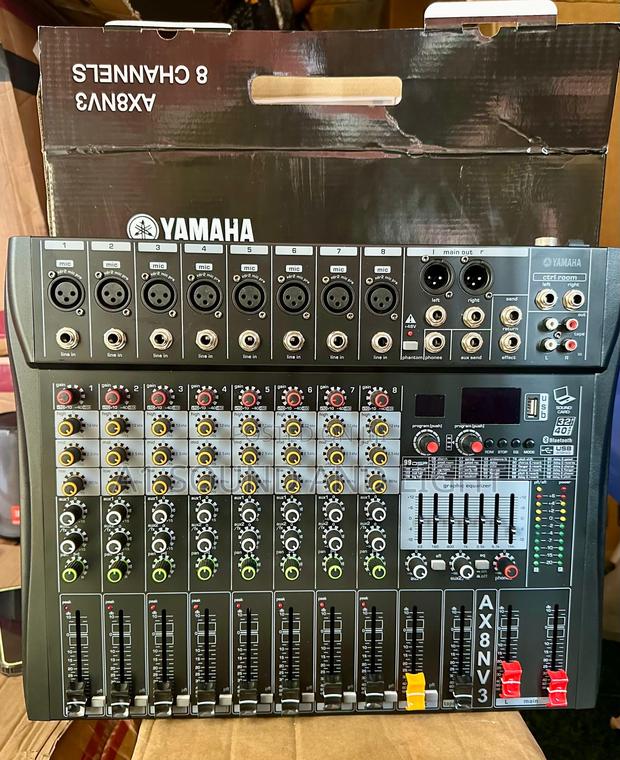 Yamaha Ax8nv3 8channel Recording Mixer · Photo 2