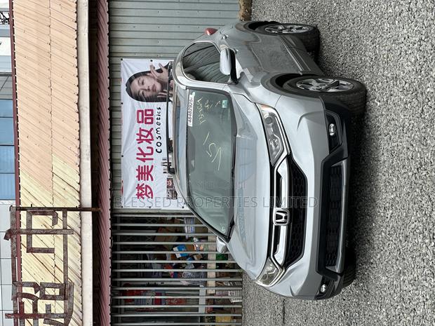 Honda CR-V EX-L AWD 2019 Gray · Photo 2