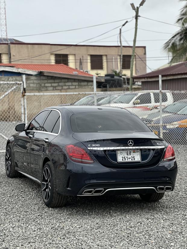 Mercedes-Benz C300 Base C300 AWD 4MATIC Sedan 2019 Blue · Photo 2