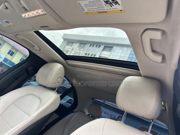Mercedes-Benz C300 Base C300 AWD 4MATIC Sedan 2019 Blue · Photo 1