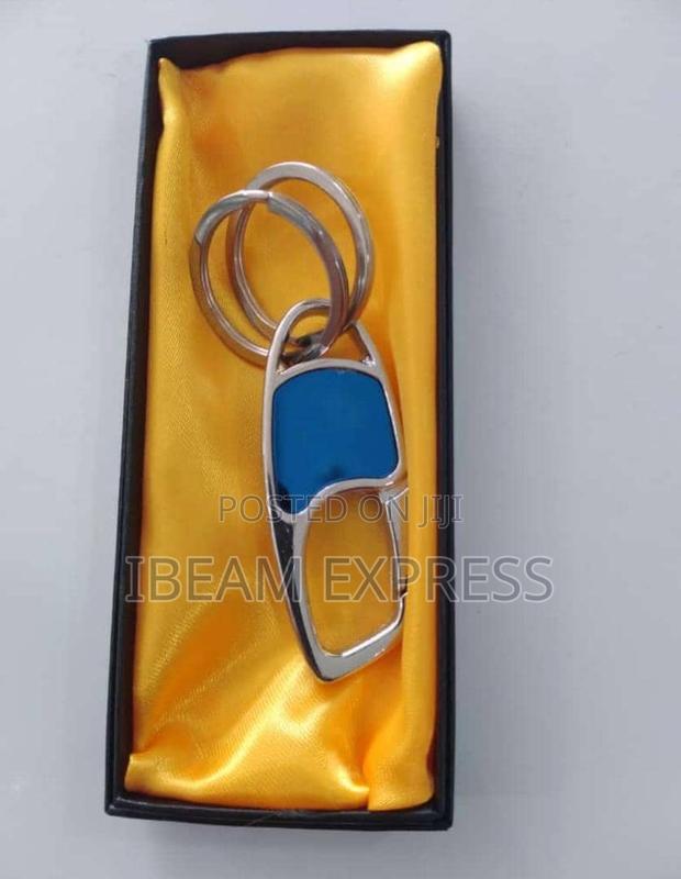 Metal and Wooden Key Holders · Photo 4