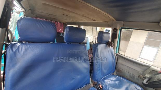 Volkswagen Transporter 1999 Green · Photo 2