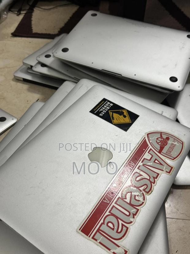 Laptop Apple MacBook Air 2013 8GB Intel Core i5 SSD 128GB · Photo 4