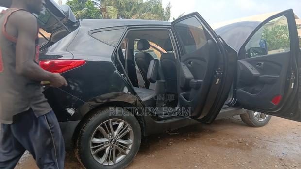 Hyundai Tucson GLS AWD 2015 Black · Photo 5
