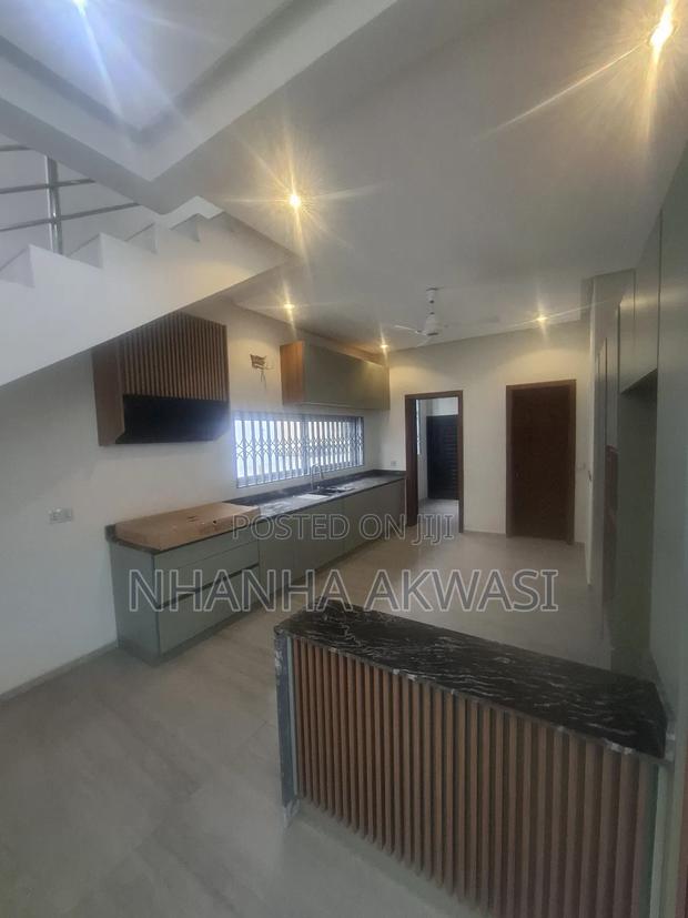 4bdrm House in Community 24, Tema Metropolitan for rent · Photo 5
