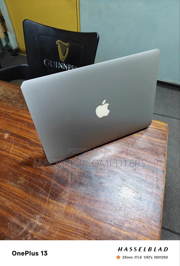 Laptop Apple MacBook Air 2015 4GB Intel Core I5 SSD 128GB · Photo 1