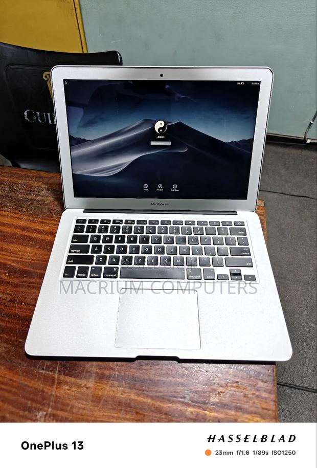 Laptop Apple MacBook Air 2015 4GB Intel Core I5 SSD 128GB · Photo 3