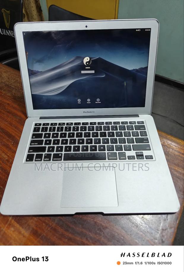 Laptop Apple MacBook Air 2015 4GB Intel Core I5 SSD 128GB · Photo 4
