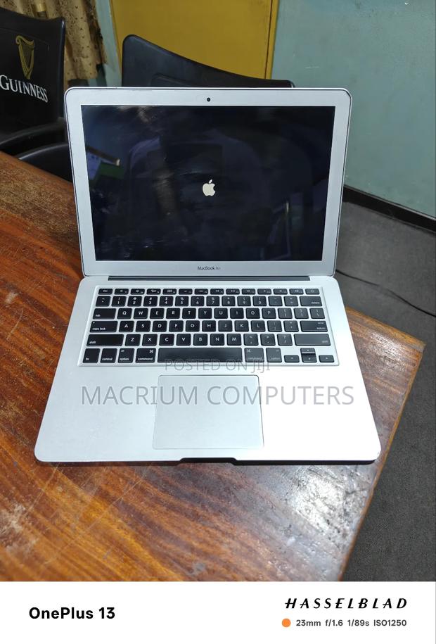 Laptop Apple MacBook Air 2015 4GB Intel Core I5 SSD 128GB · Photo 6