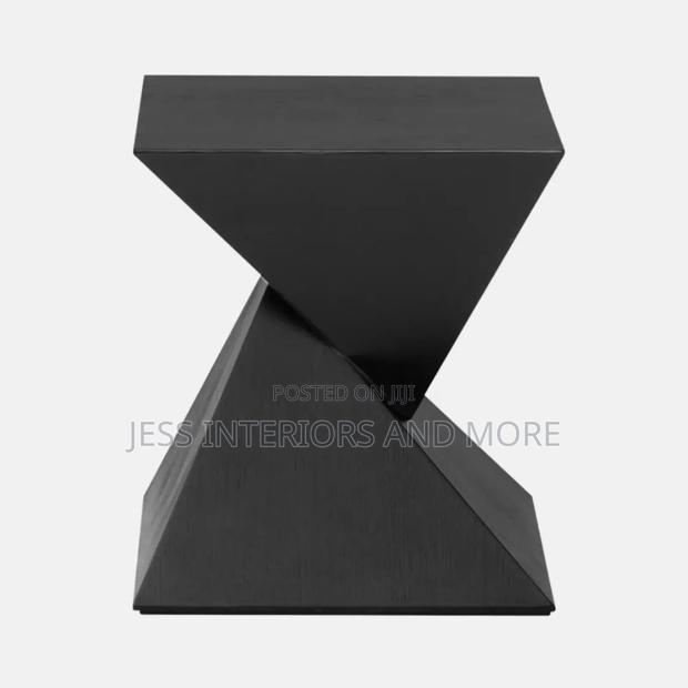 Side Table (Giza) · Photo 1