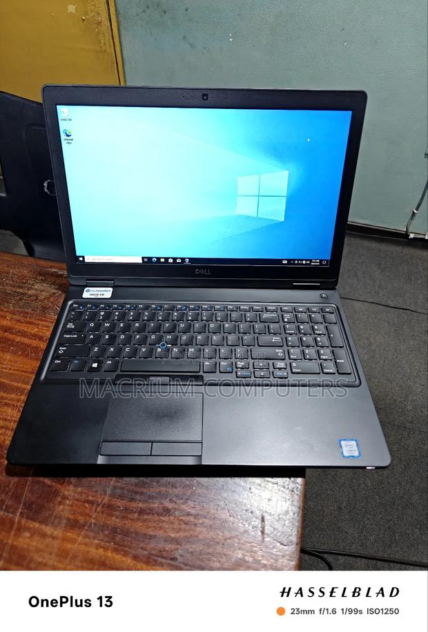 Laptop Dell Latitude 3310 4GB Intel Core I5 SSD 256GB · Photo 2
