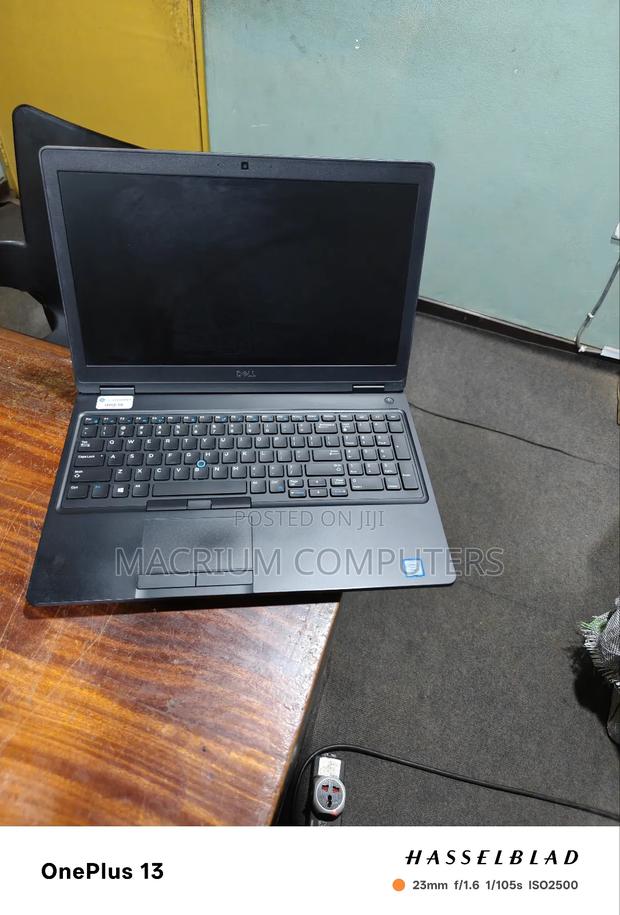 Laptop Dell Latitude 3310 4GB Intel Core I5 SSD 256GB · Photo 5