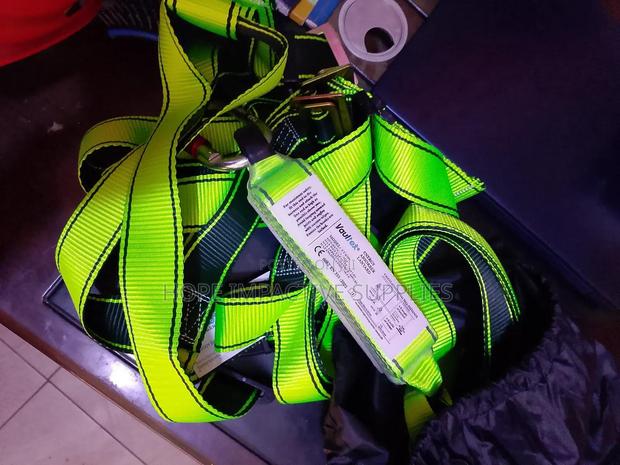 Safety Full Body Harness With Double Lanyards(Vaultex). · Photo 2