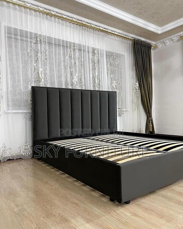 Timberland Queen-Size Bed Frame · Photo 2