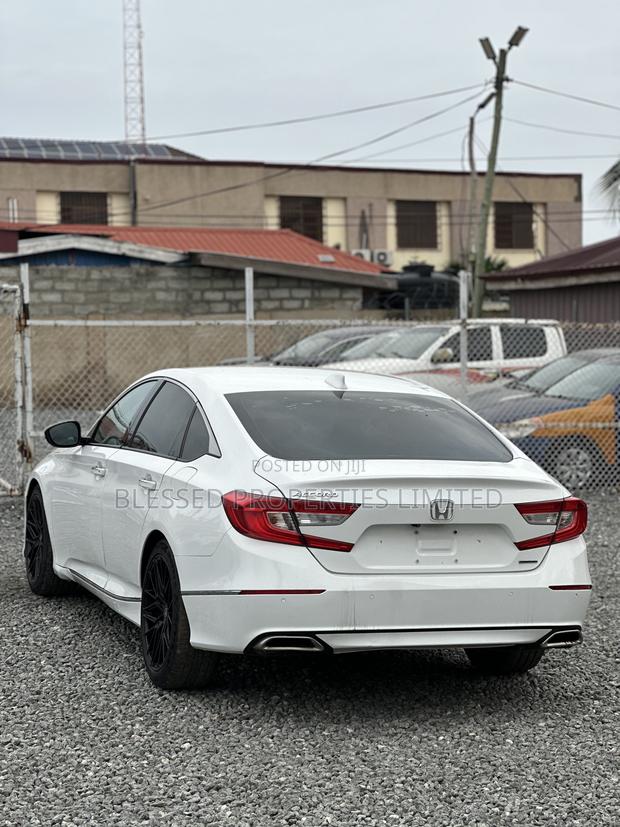 Honda Accord EX-L (1.5L 4cyl Turbo CVT) 2019 White · Photo 1