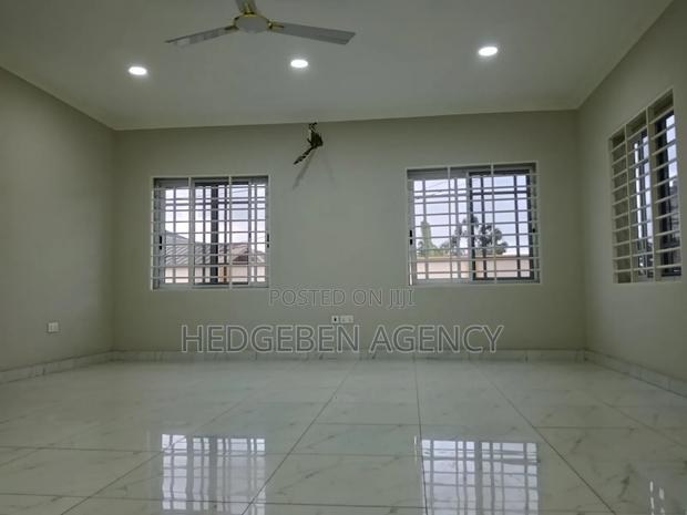 4bdrm House in Adenta for rent · Photo 2