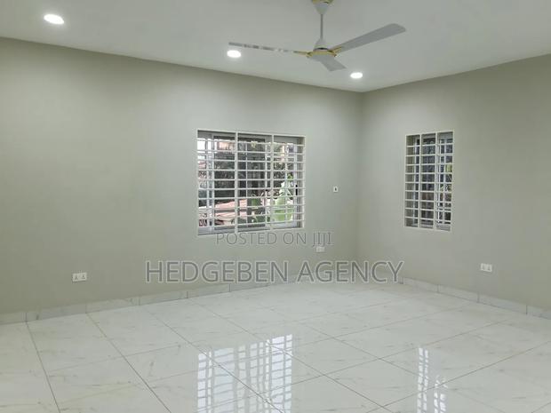 4bdrm House in Adenta for rent · Photo 6