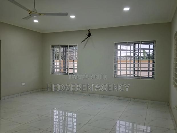 4bdrm House in Adenta for rent · Photo 3