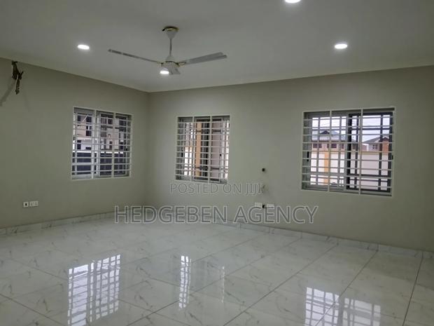 4bdrm House in Adenta for rent · Photo 4