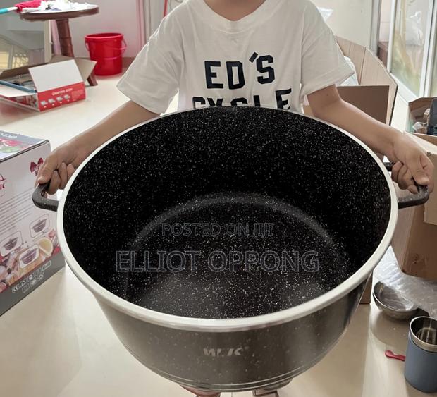 Large 3 Set Nonstick Cookware · Photo 2