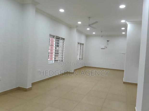 A Spacious Office Space to Let/ for Rent · Photo 3