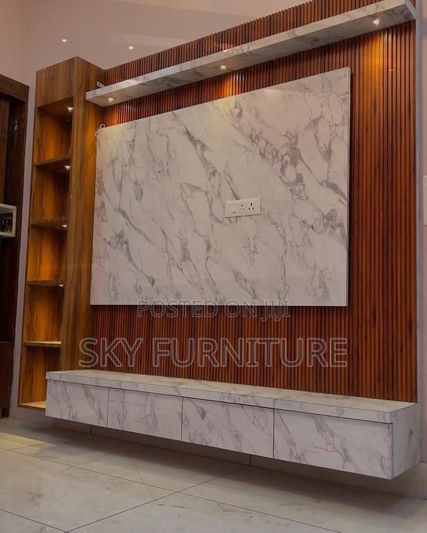 Tv Console With Full Panel · Photo 1