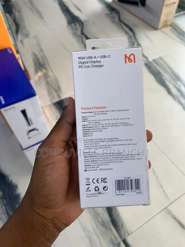 95w Usb-A+ Usb-C Digital Display Pd Car Charger · Photo 3
