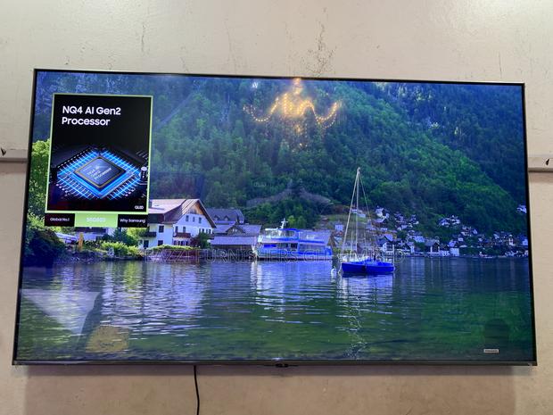 2024/25 Ultimate 120 Hz Gaming TV Q80d Samsung 55" Smart TV · Photo 2