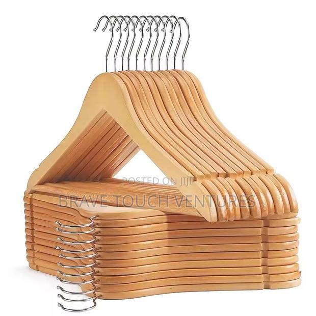 Wooden Suit/Coat Hanger - 5 Piece · Photo 1
