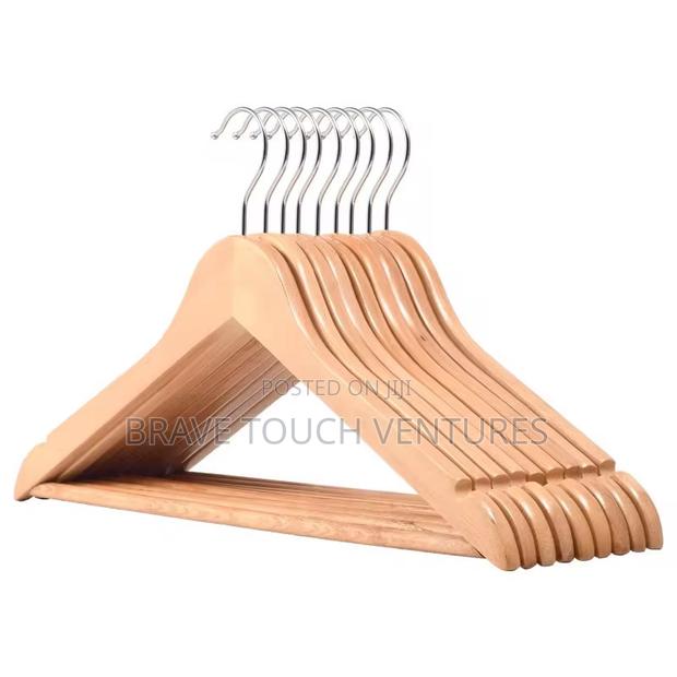 Wooden Suit/Coat Hanger - 5 Piece · Photo 3