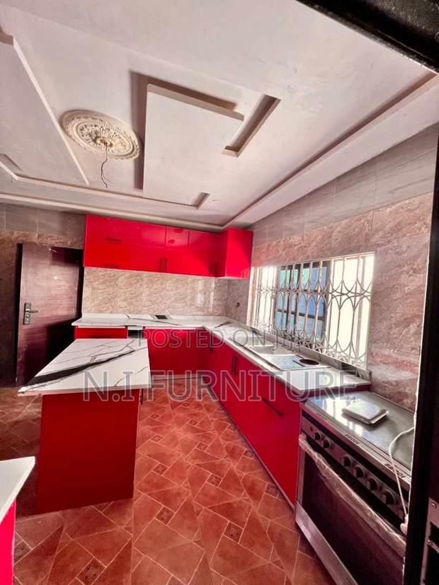 Kitchen Cabinet · Photo 2
