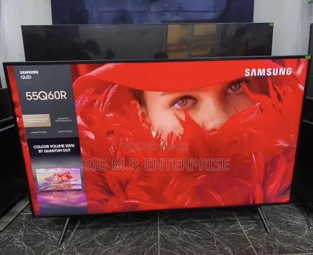 Samsung 55 Inches QLED Flat Smart TV. True 4K UHD, HDR Foreign Used · Photo 1