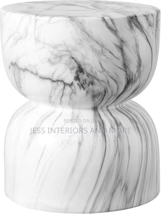 Side Table (Contemporary) · Photo 1