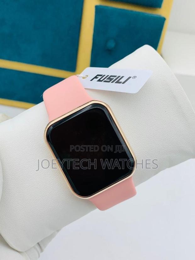 Fusili Digital Watch · Photo 4