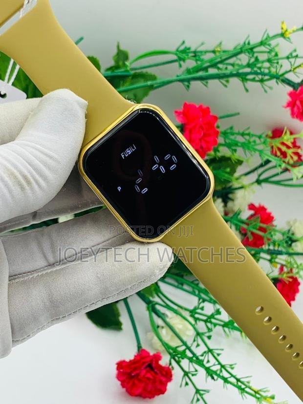 Fusili Digital Watch · Photo 2
