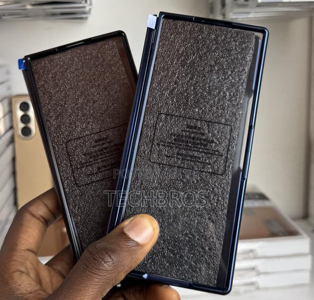 Galaxy Fold 6 Case With Glass Protector · Photo 2