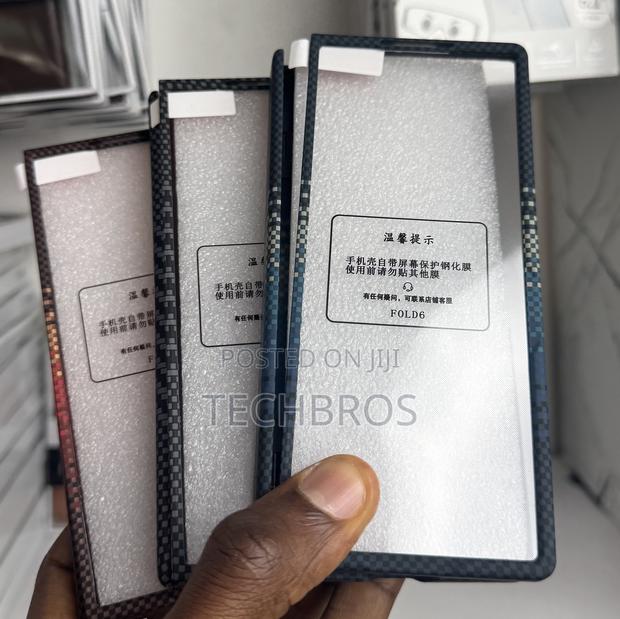 Carbon Fiber Case For Galaxy Fold 6 With Glass Protector · Photo 3