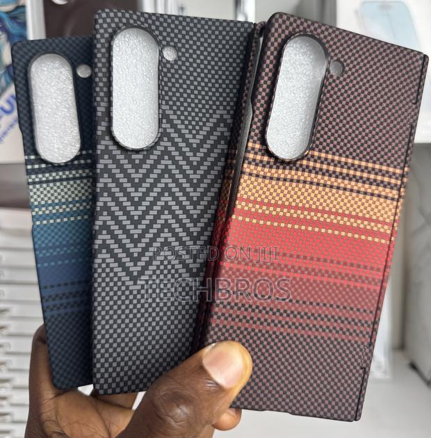 Carbon Fiber Case For Galaxy Fold 6 With Glass Protector · Photo 2
