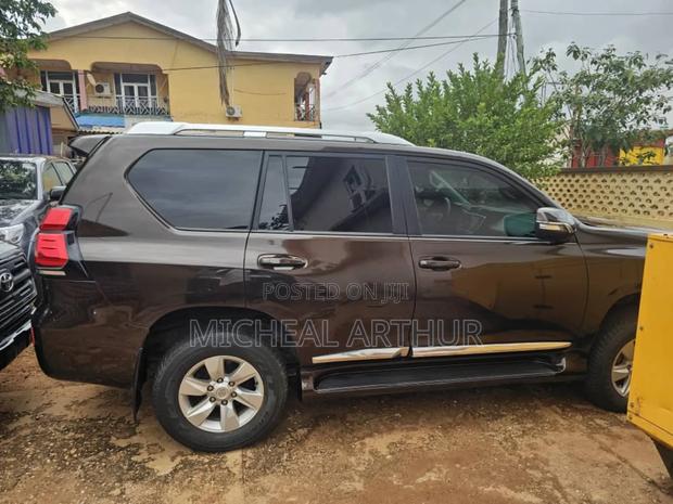 Toyota Land Cruiser Prado 2019 Black · Photo 3