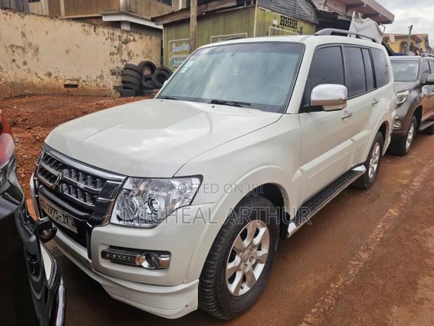 Mitsubishi Pajero 2017 White · Photo 2