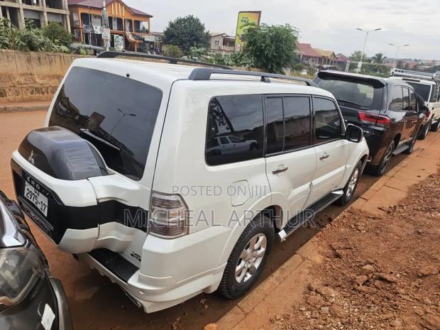Mitsubishi Pajero 2017 White · Photo 3