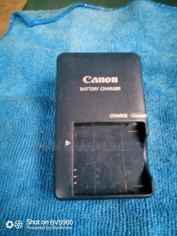 Canon Battery Cb-2lv Battery Charger · Photo 1
