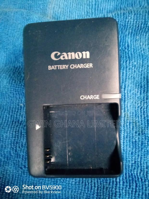 Canon Battery Cb-2lv Battery Charger · Photo 2