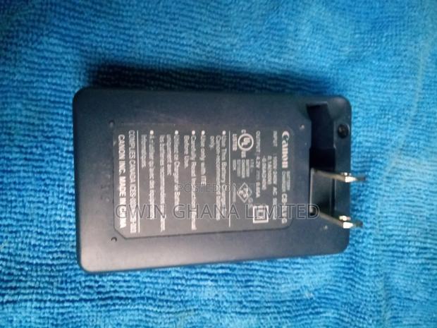 Canon Battery Cb-2lv Battery Charger · Photo 5