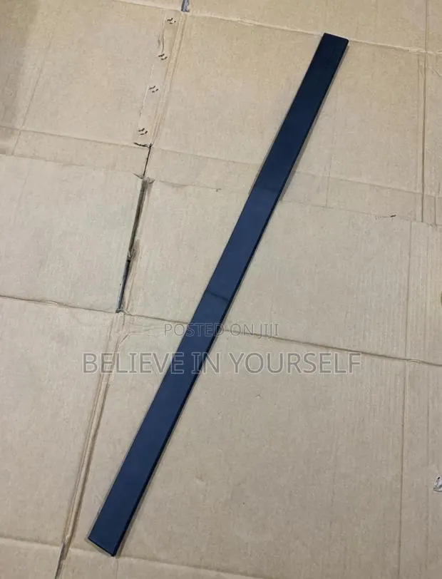 Hyundai Tucson 2016 2017 2018 2019 2020 2021 Front Door Moulding · Photo 1